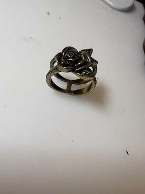 Antique Brass Tone Carved Rose Double Band Ring